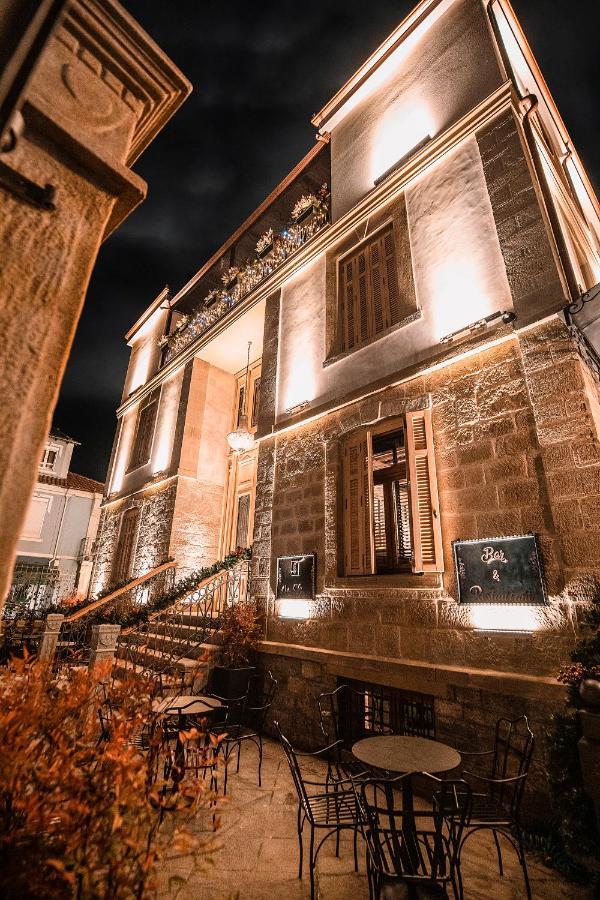 Vila Ekrem Корча Екстериор снимка