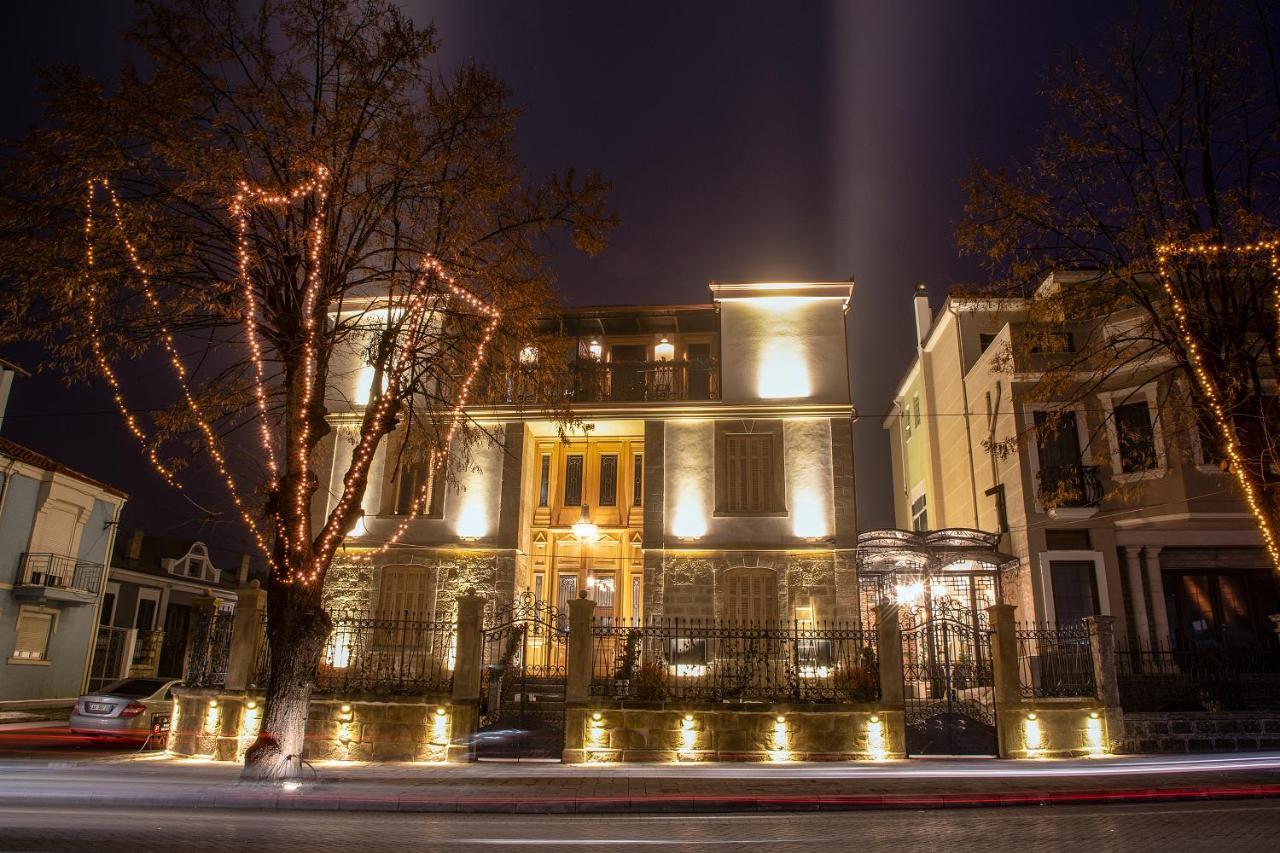 Vila Ekrem Корча Екстериор снимка