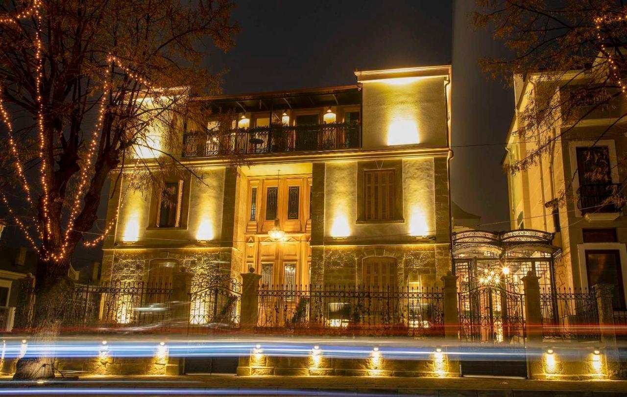 Vila Ekrem Корча Екстериор снимка