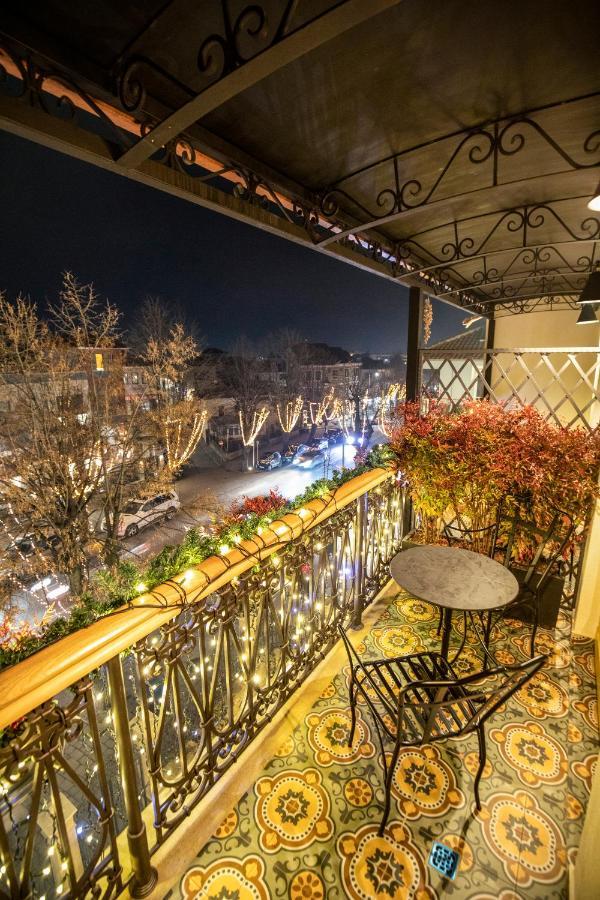 Vila Ekrem Корча Екстериор снимка