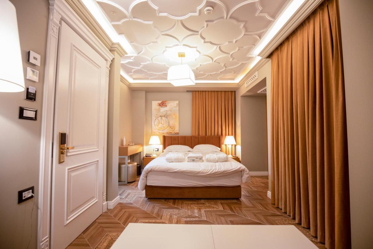 Vila Ekrem Корча Екстериор снимка