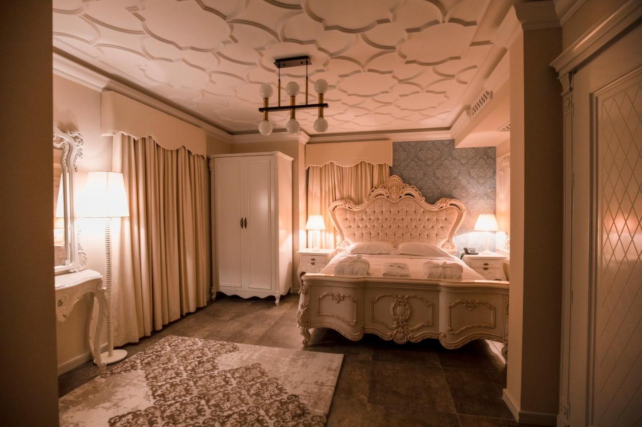 Vila Ekrem Корча Екстериор снимка