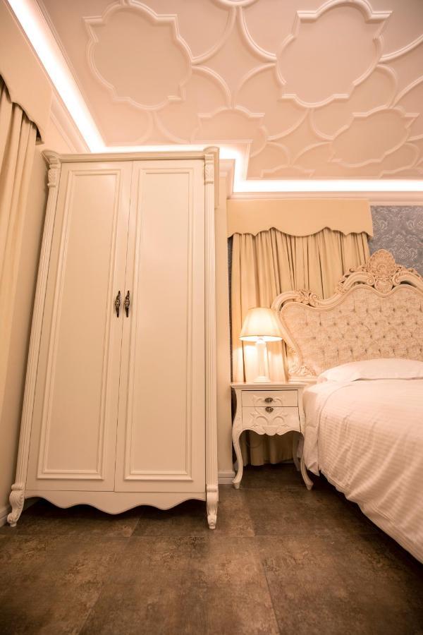 Vila Ekrem Корча Екстериор снимка