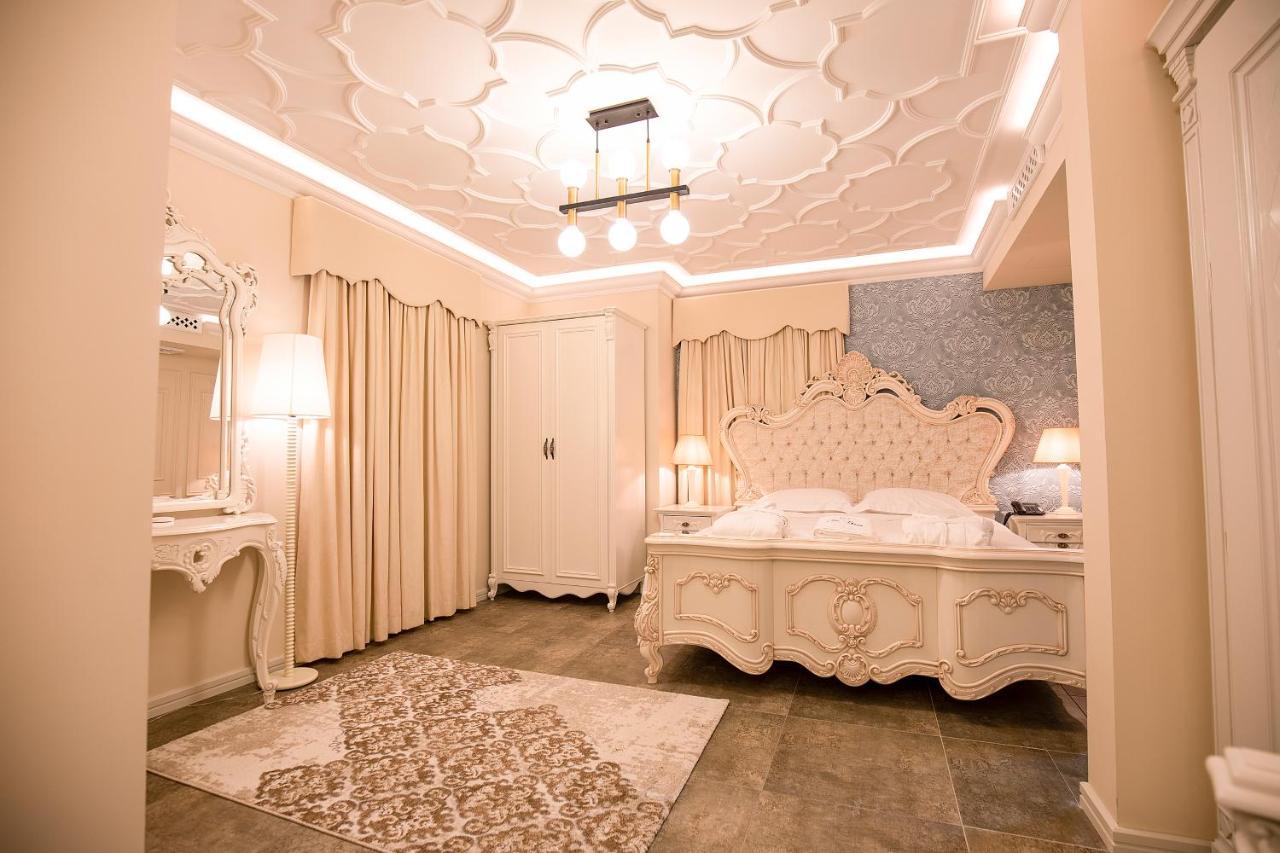 Vila Ekrem Корча Екстериор снимка