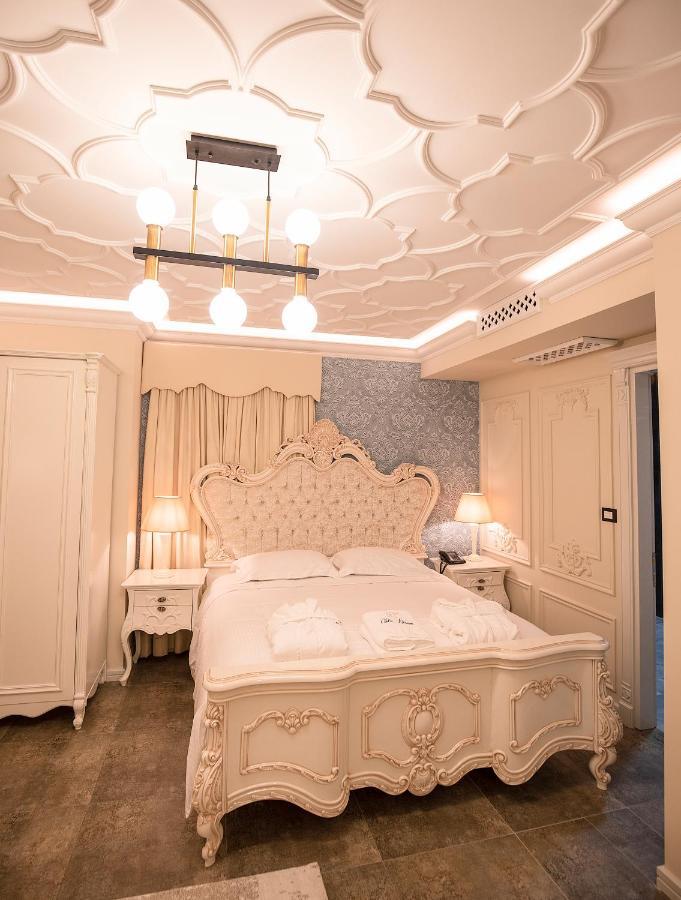 Vila Ekrem Корча Екстериор снимка