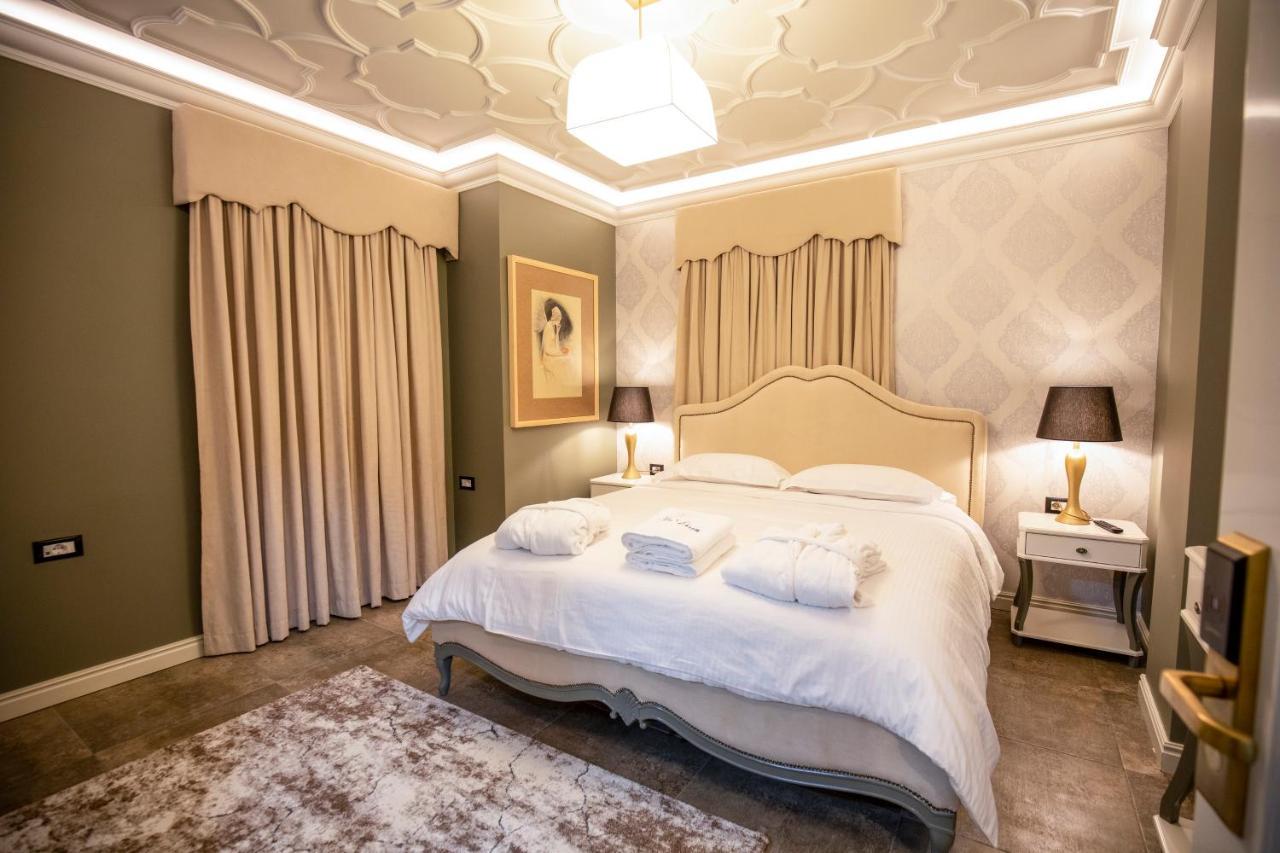 Vila Ekrem Корча Екстериор снимка